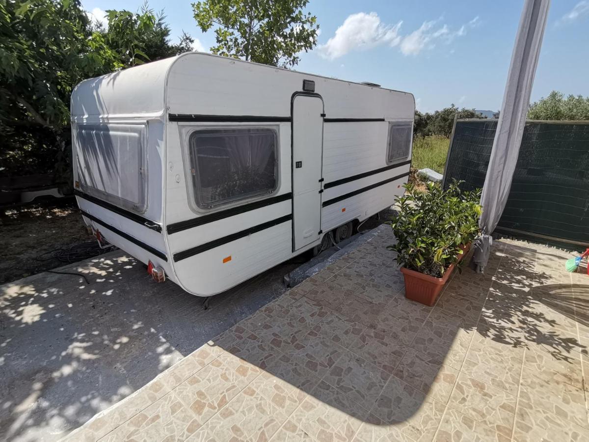 Green Garden Caravan Hotel Agrilia Exterior photo