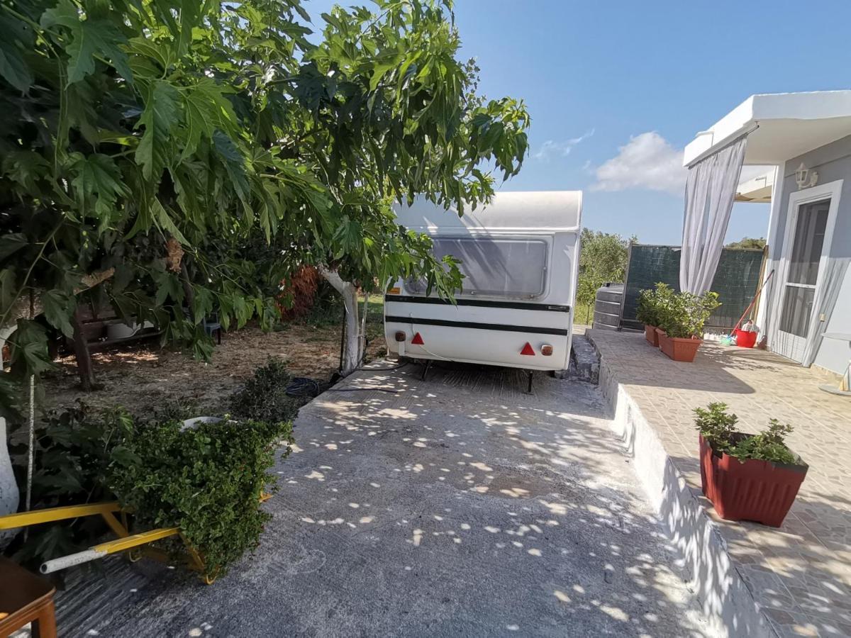 Green Garden Caravan Hotel Agrilia Exterior photo