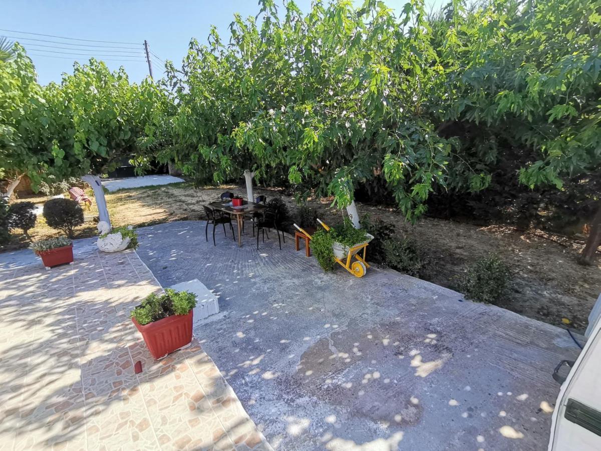 Green Garden Caravan Hotel Agrilia Exterior photo